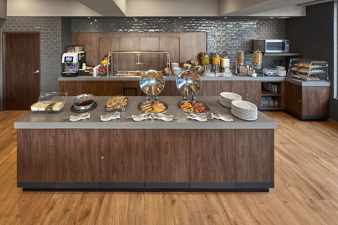 Imagen del bar/restaurante del Hotel City Express Plus By Marriott Interlomas. Foto 5