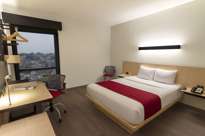 Imagen de la habitación del Hotel City Express Plus By Marriott Mundo E. Foto 8