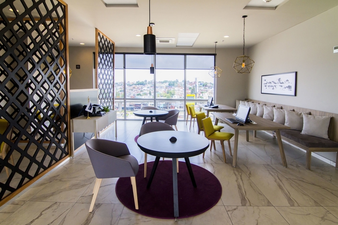 Imagen de los interiores del Hotel City Express Plus By Marriott Mundo E. Foto 15