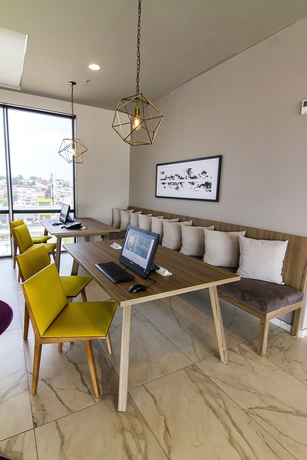 Imagen de los interiores del Hotel City Express Plus By Marriott Mundo E. Foto 17