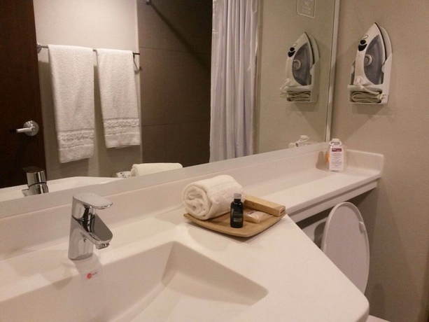 Imagen de la habitación del Hotel City Express Plus Cabo San Lucas. Foto 11