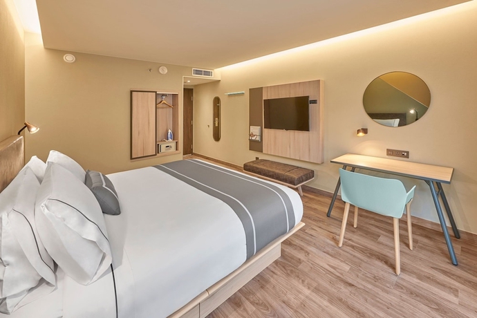 Imagen de la habitación del Hotel City Express Plus Mazatl&aacute;n. Foto 5