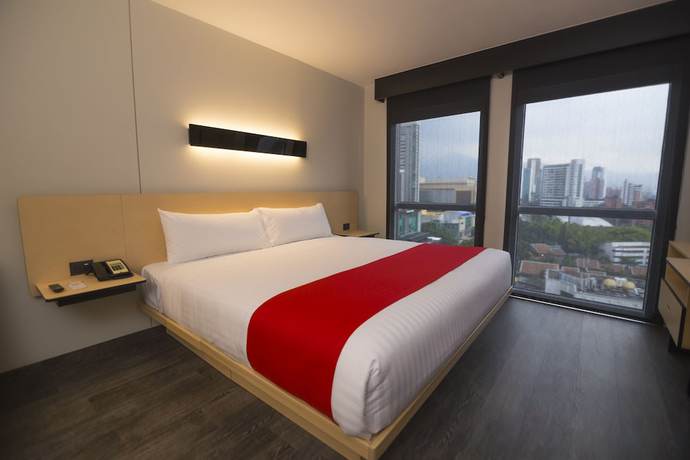 Imagen de la habitación del Hotel City Express Plus Medellin. Foto 4