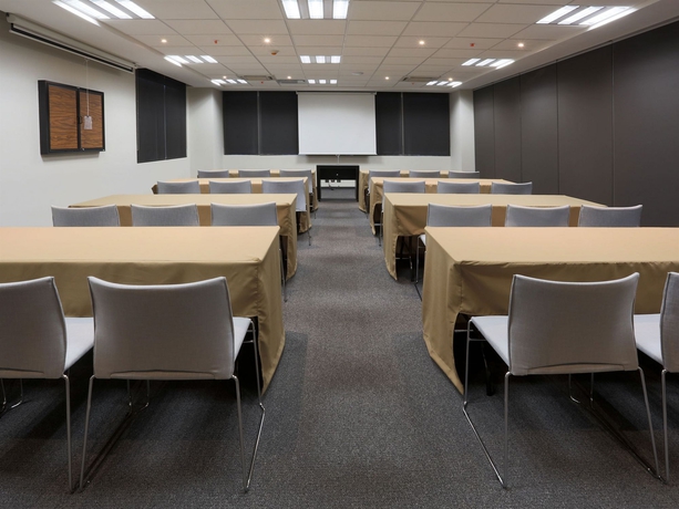 Imagen de los interiores del Hotel City Express Plus Santa Fe. Foto 10