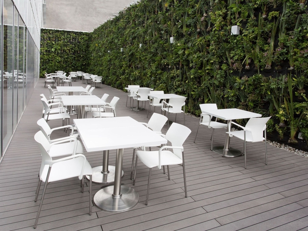 Imagen del bar/restaurante del Hotel City Express Plus Santa Fe. Foto 6