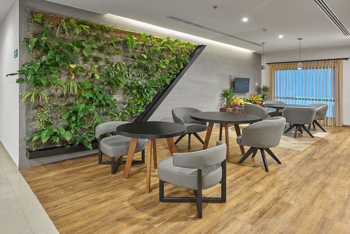 Imagen de los interiores del Hotel City Express Plus Tijuana. Foto 16