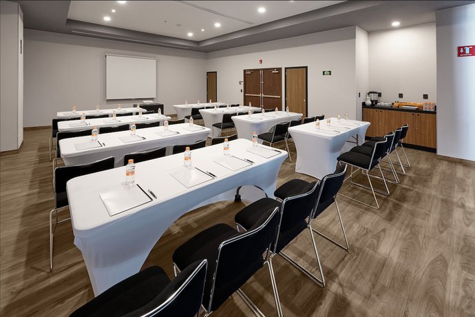Imagen de los interiores del Hotel City Express Plus by Marriott Guadalajara Providencia. Foto 14