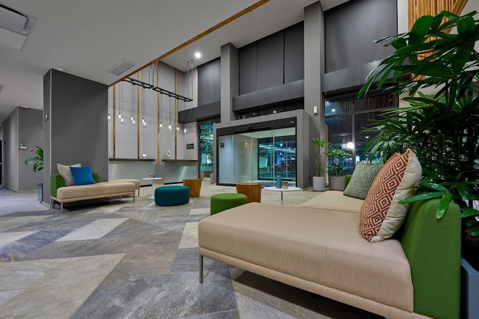 Imagen de los interiores del Hotel City Express Plus by Marriott Tampico. Foto 6