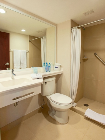 Imagen de la habitación del Hotel City Express Poza Rica. Foto 13