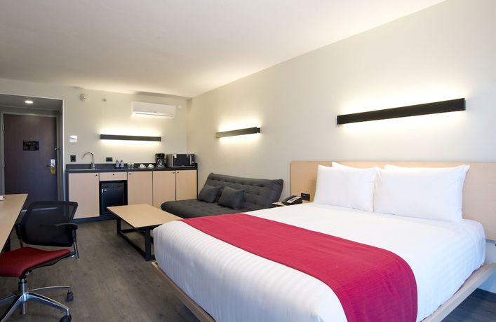 Imagen de la habitación del Hotel City Express Santiago Aeropuerto. Foto 10