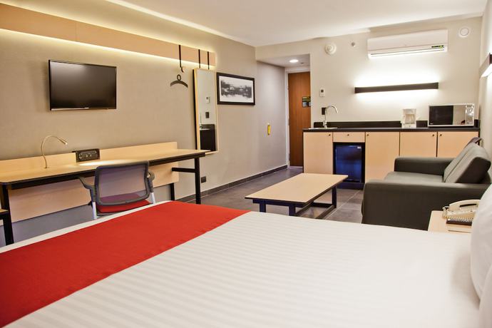 Imagen de la habitación del Hotel City Express Santiago Aeropuerto. Foto 14