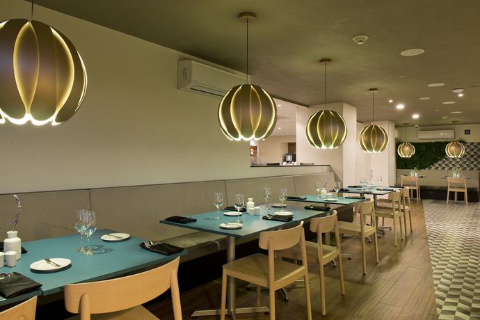 Imagen del bar/restaurante del Hotel City Express Santiago Aeropuerto. Foto 6