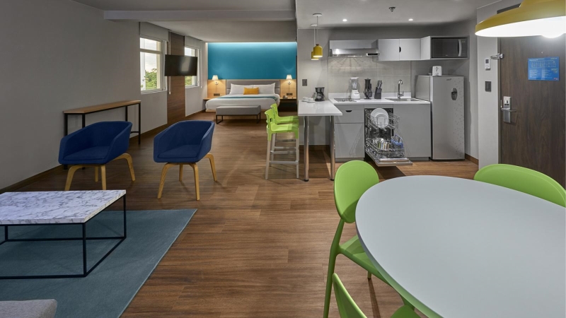 Imagen general del Hotel City Express Suites By Marriott Cancún Aeropuerto Riviera. Foto 14