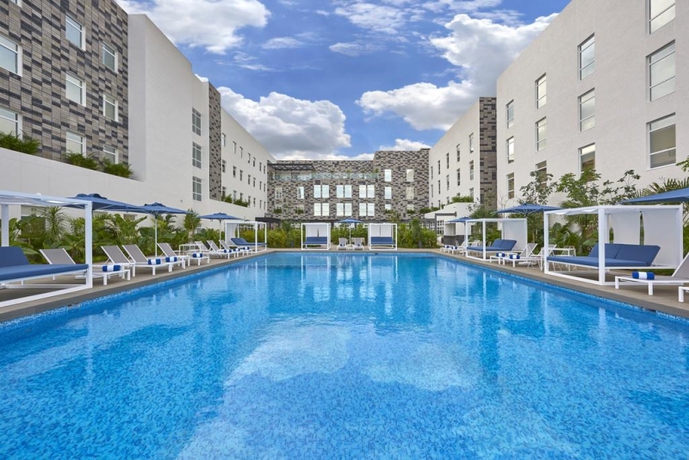 Imagen general del Hotel City Express Suites By Marriott Cancún Aeropuerto Riviera. Foto 15