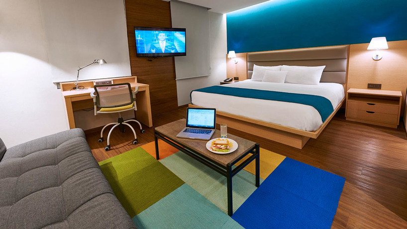 Imagen de la habitación del Hotel City Express Suites By Marriott Playa Del Carmen. Foto 2