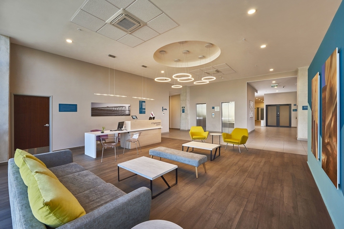 Imagen de los interiores del Hotel City Express Suites By Marriott Tijuana Rio. Foto 18