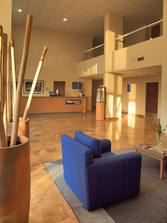 Imagen de los interiores del Hotel City Express Suites by Marriott Queretaro. Foto 11