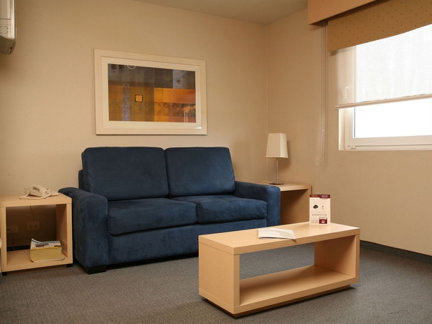 Imagen de los interiores del Hotel City Express Suites by Marriott Queretaro. Foto 12