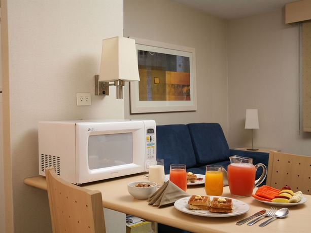 Imagen de la habitación del Hotel City Express Suites by Marriott Queretaro. Foto 9