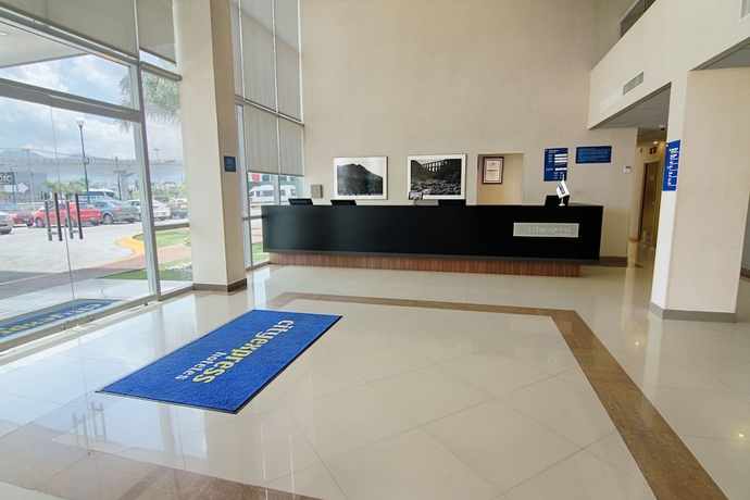 Imagen de los interiores del Hotel City Express Tepotzotlan. Foto 14