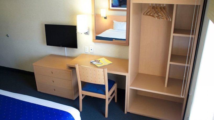 Imagen de la habitación del Hotel City Express Tepotzotlan. Foto 11