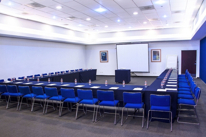 Imagen de los interiores del Hotel City Express Tepotzotlan. Foto 17