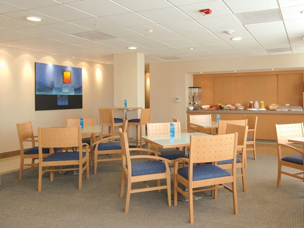 Imagen del bar/restaurante del Hotel City Express Toluca. Foto 2