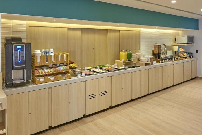 Imagen de los interiores del Hotel City Express by Marriott Cancun Aeropuerto. Foto 6