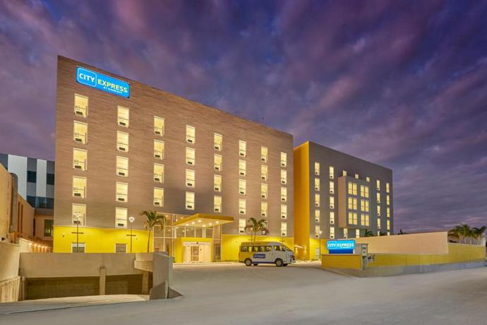 Imagen general del Hotel City Express by Marriott Cancun Aeropuerto. Foto 1