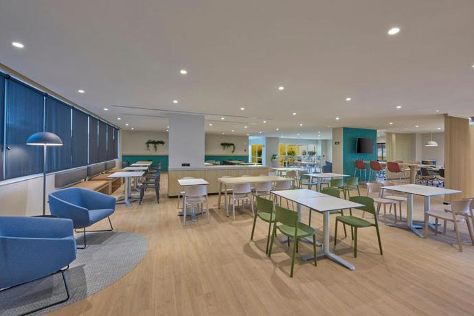 Imagen de los interiores del Hotel City Express by Marriott Cancun Aeropuerto. Foto 9