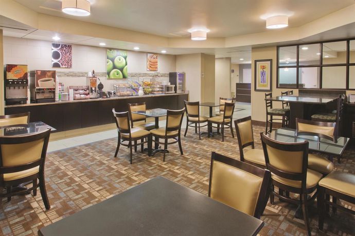 Imagen del bar/restaurante del Hotel City Express by Marriott Grove City Columbus. Foto 4