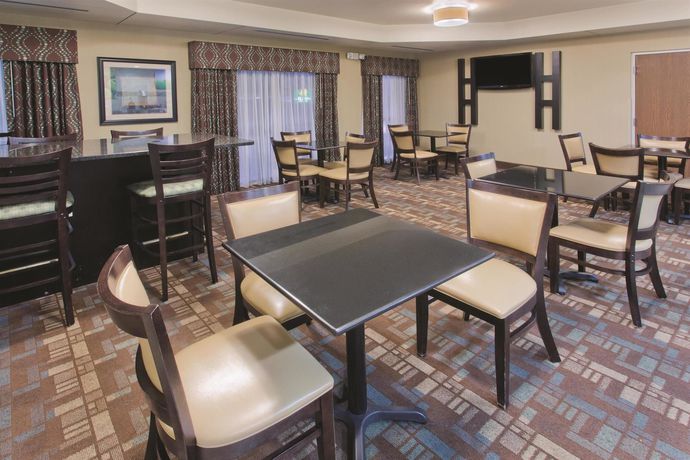 Imagen del bar/restaurante del Hotel City Express by Marriott Grove City Columbus. Foto 5