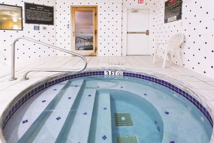 Imagen de los exteriores del Hotel City Express by Marriott Grove City Columbus. Foto 14