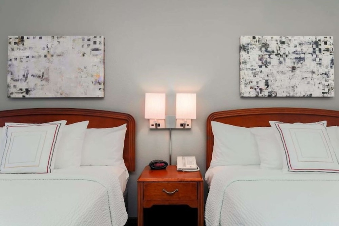 Imagen de la habitación del Hotel City Express by Marriott Houston Intercontinental Airport. Foto 13