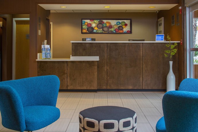 Imagen de los interiores del Hotel City Express by Marriott Lafayette. Foto 6
