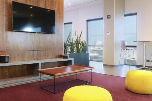 Imagen general del Hotel City Express by Marriott Monterrey Universidad. Foto 11