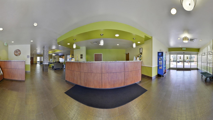 Imagen de los interiores del Hotel City Express by Marriott Orlando International Drive. Foto 14