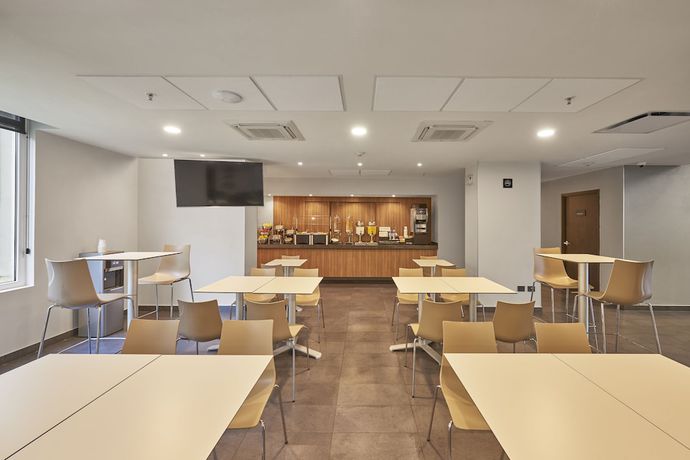 Imagen del bar/restaurante del Hotel City Express by Marriott Tampico Altamira. Foto 3
