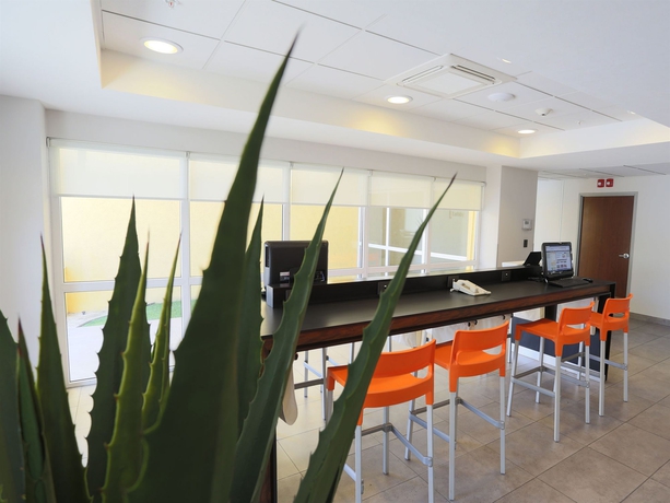 Imagen de los interiores del Hotel City Express by Marriott Tijuana Insurgentes. Foto 8