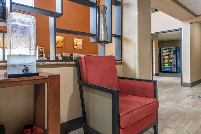 Imagen de los interiores del Hotel City Express by Marriott Yulee. Foto 20
