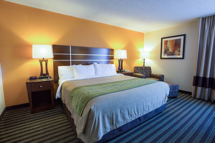 Imagen de la habitación del Hotel City Express by Marriott Yulee. Foto 17