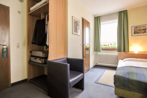 Imagen de la habitación del Hotel City Fellbach. Foto 5