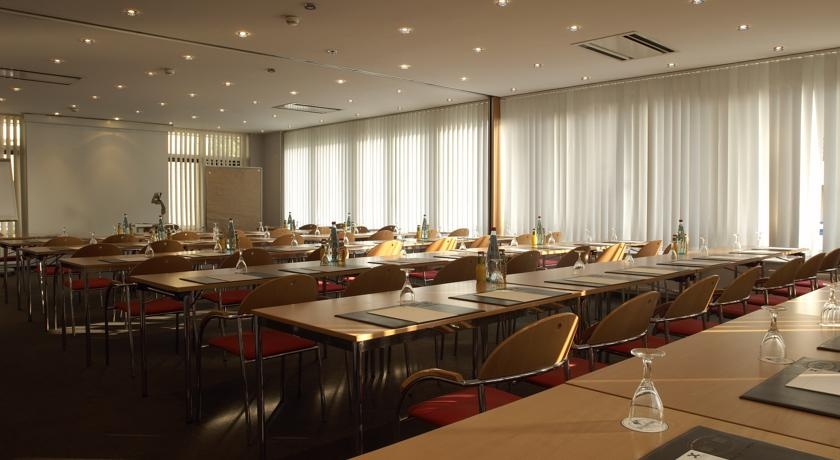 Imagen de los interiores del Hotel City Frankfurt/m - Bad Vilbel. Foto 7