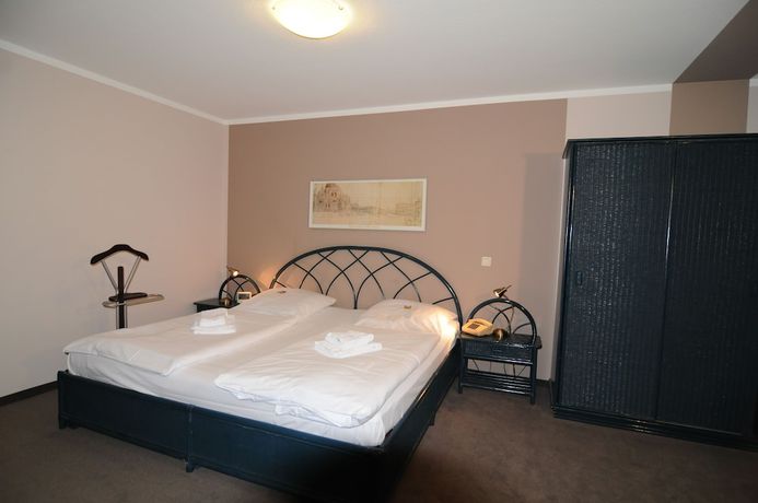 Imagen de la habitación del Hotel City, Geilenkirchen. Foto 11