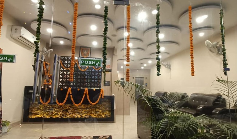 Imagen de los interiores del Hotel City Heritage Haridwar. Foto 18