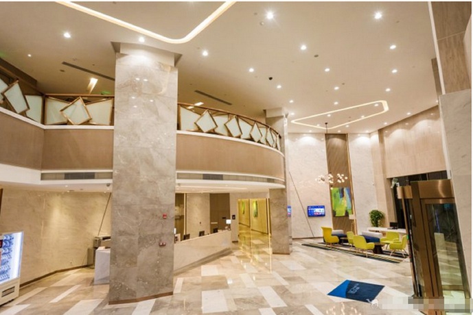 Imagen de los interiores del Hotel City Holiday Guangzhou Baiyun Airport. Foto 17