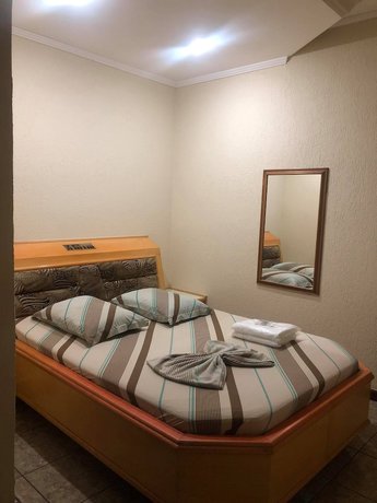Imagen de la habitación del Hotel City II. Foto 16