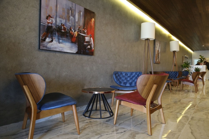 Imagen de los interiores del Hotel City Inegol. Foto 18