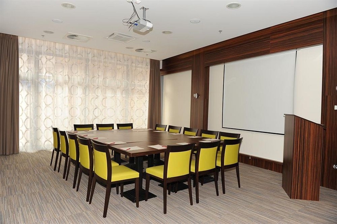 Imagen de los interiores del Hotel City Inn, Budapest. Foto 13