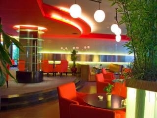 Imagen del bar/restaurante del Hotel City Inn Zhuzilin Hotel. Foto 2